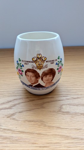 Holkham pottery 1981 prince - holkham,