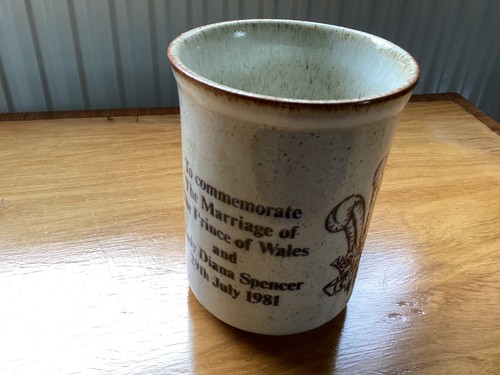 Unused dunoon pottery mug - unused,