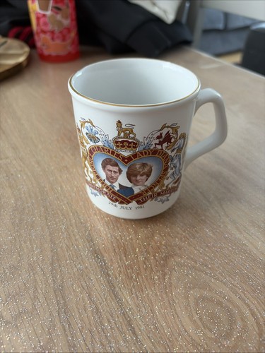 Mug commemorates the 1981 - commemorates,